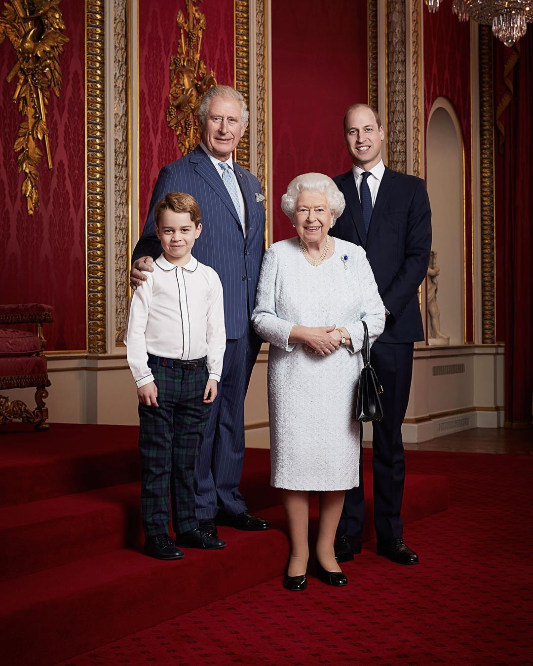 Елизавета II, принц Джордж, принц Чарльз и принц Уильям