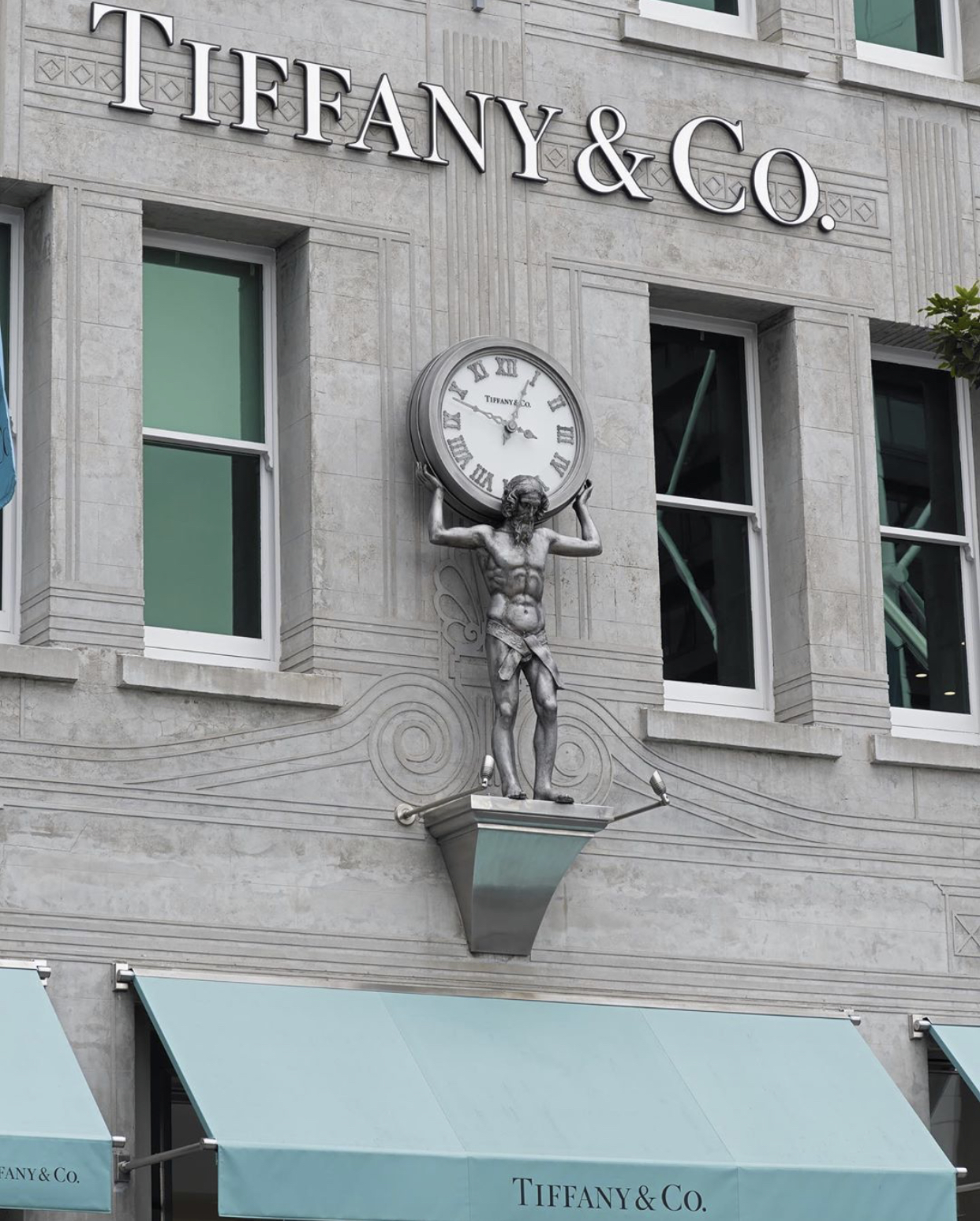 LVMH купил Tiffany & Co за $16,2 млрд