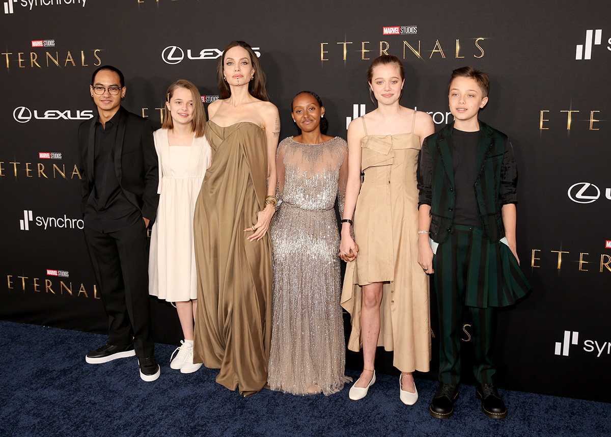 Анджелина Джоли привела пятерых детей на премьеру фильма Marvel «Вечные»