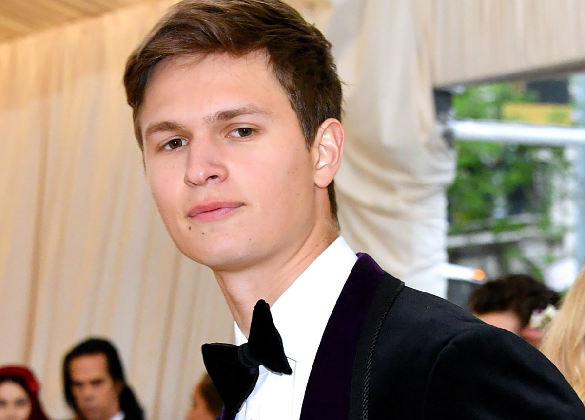 Ansel Elgort Daily Front Row 2021 01 Mainstyle