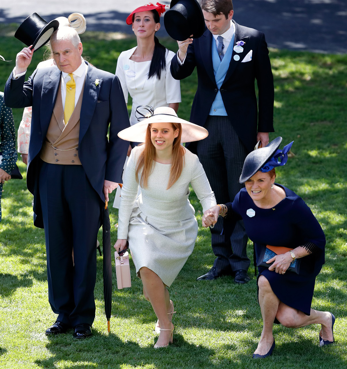 Семья герцогов Йоркских, принц Эндрю, принцесса Беатрис и Сара Фергюсон на ипподроме Аскот 2018 .jpg