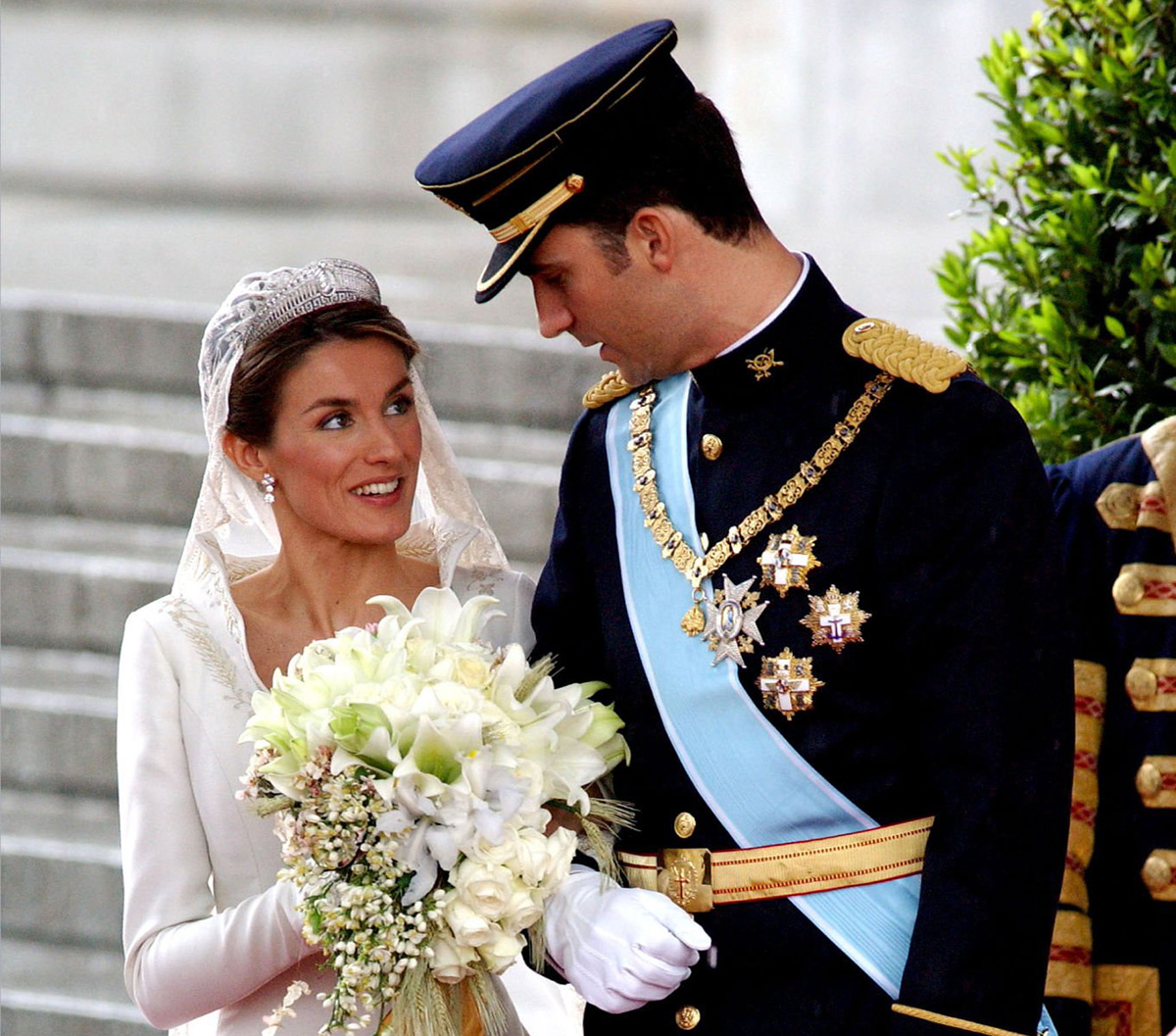 Официальный свадебный королевский портрет принцессы Летиции Ортис и наследного принца Испании Фелипе де Бурбон, 22 мая 2004