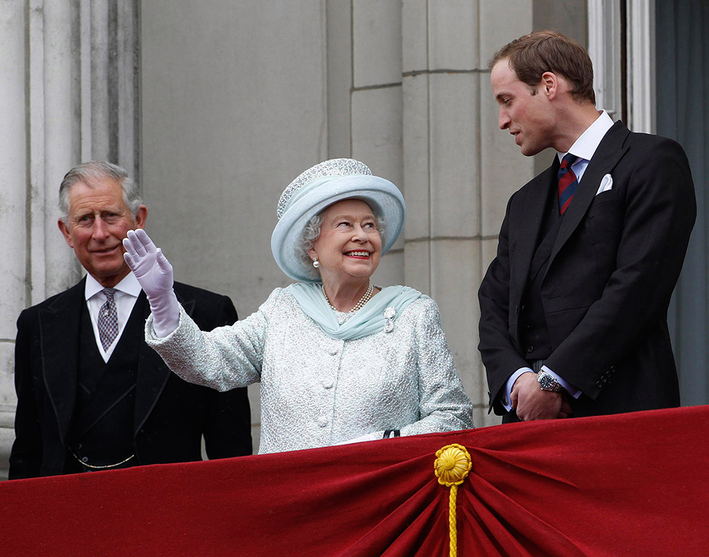 Принц Чарльз, Елизавета II и принц Уильям