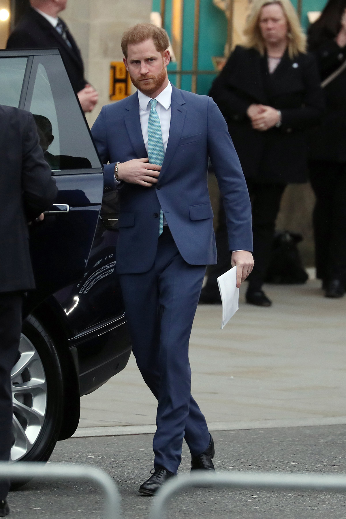 Принц Гарри вылетел в Лондон на открытие памятника Диане