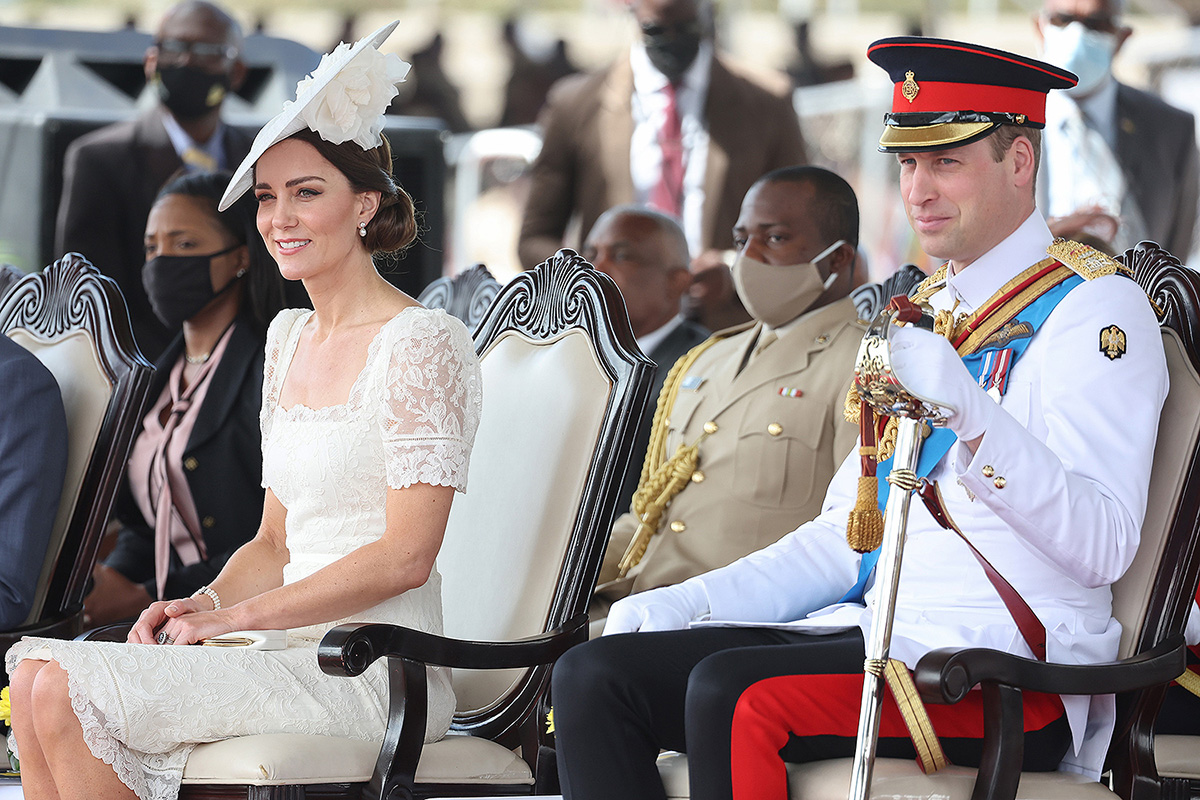 Кейт Миддлтон и принц Уильям принимают участие в параде на Ямайке, 2022