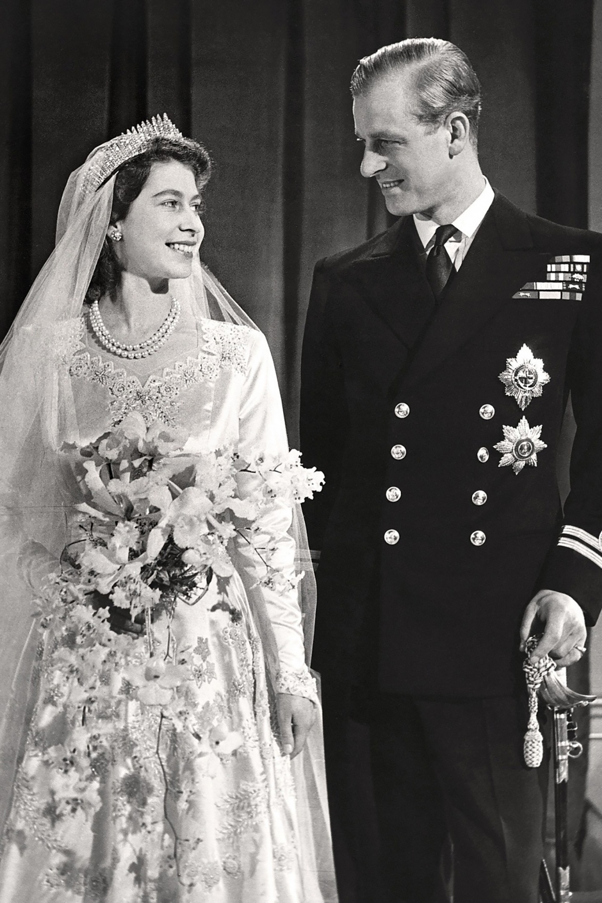 Елизавета II и принц Филипп в день их свадьбы 20 ноября 1947г.
