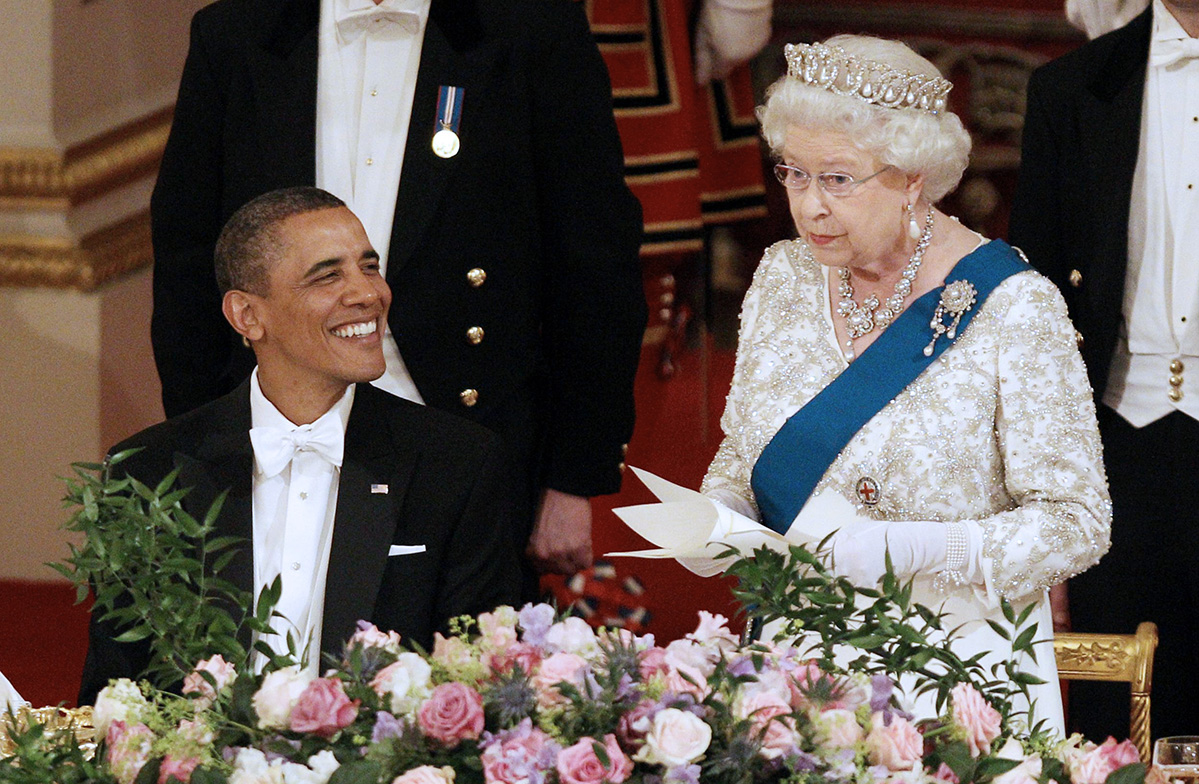 Барак Обама с Елизаветой II на государственном банкете в Букингемском дворце24 мая 2011 года в Лондон