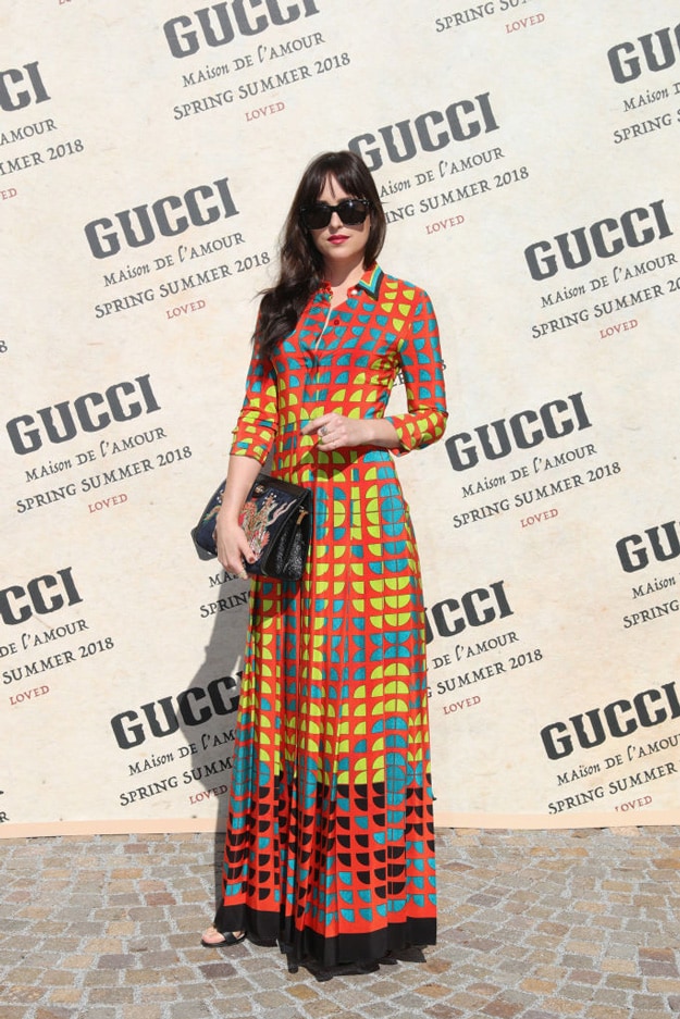 Дакота Джонсон в Gucci Mainstyle Mainstyles весна 2018 звездный стиль