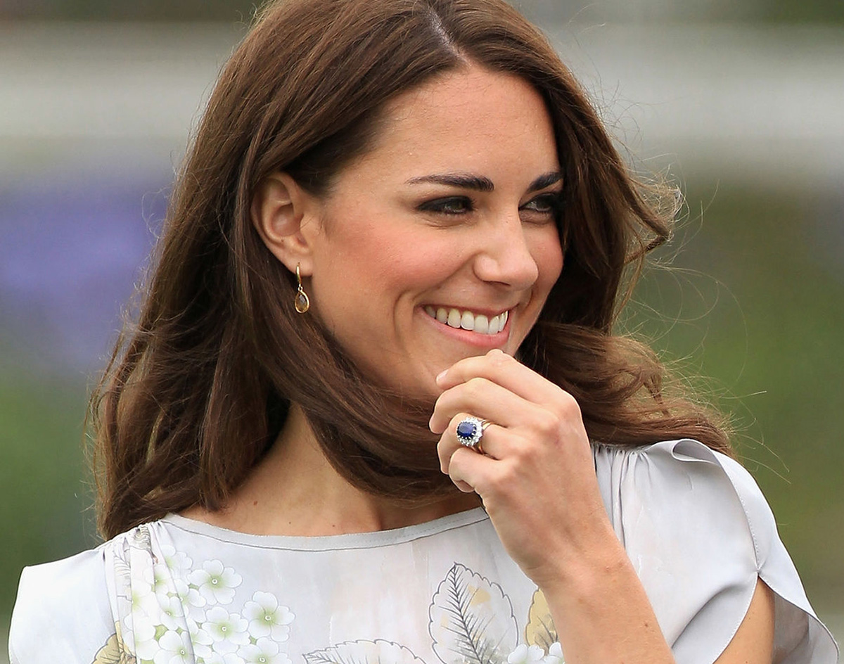 Кейт Миддлтон изменила кольцо принцессы Дианы, которое принц Уильям подарил ей в день предложения руки и сердца - MainStyles.ru